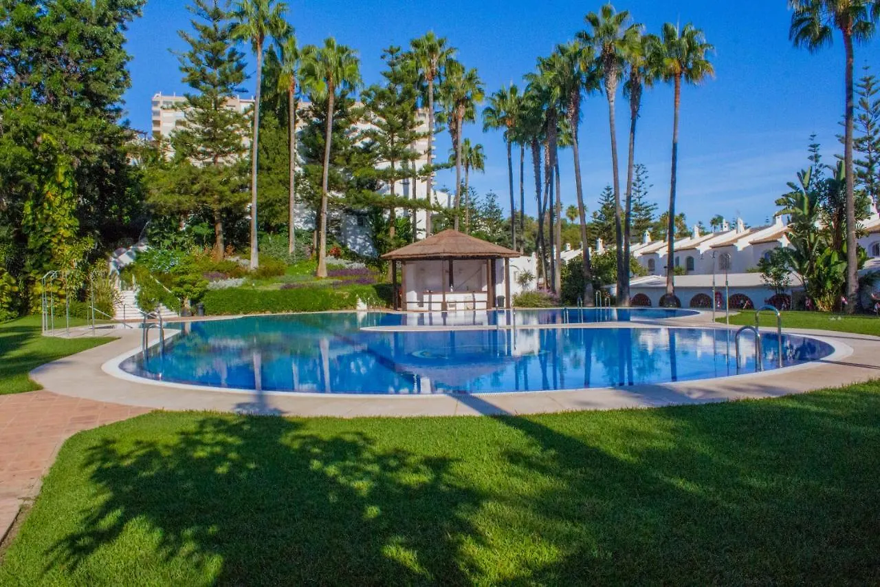 Benalgolf: Seaside Apartment with Private BBQ Backyard Benalmadena 0*,  Spain